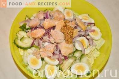 Salată cu ficat de cod și ouă de prepeliță