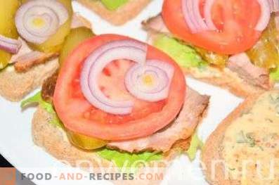 Sandwich cu carne de porc și legume