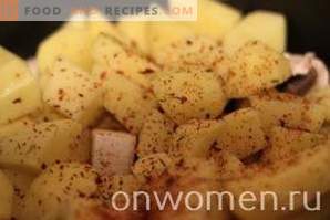 Hühnerleber mit Kartoffeln und Champignons in einem langsamen Kocher
