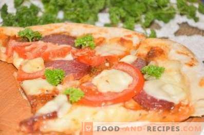 Pizza cu salam și mozzarella pe aluat de drojdie