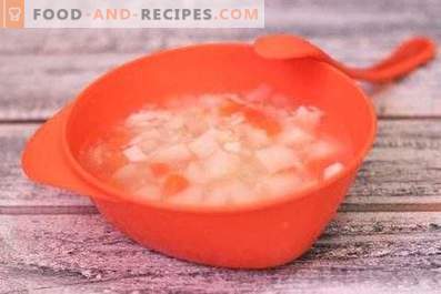Diet chicken soup in a slow cooker