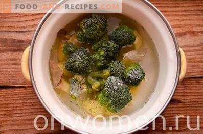 Supă de cremă de broccoli