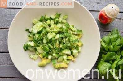 Salată cu avocado și castravete