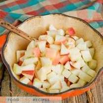 Tufă de legume cu mere pentru iarnă este neobișnuită și foarte gustoasă
